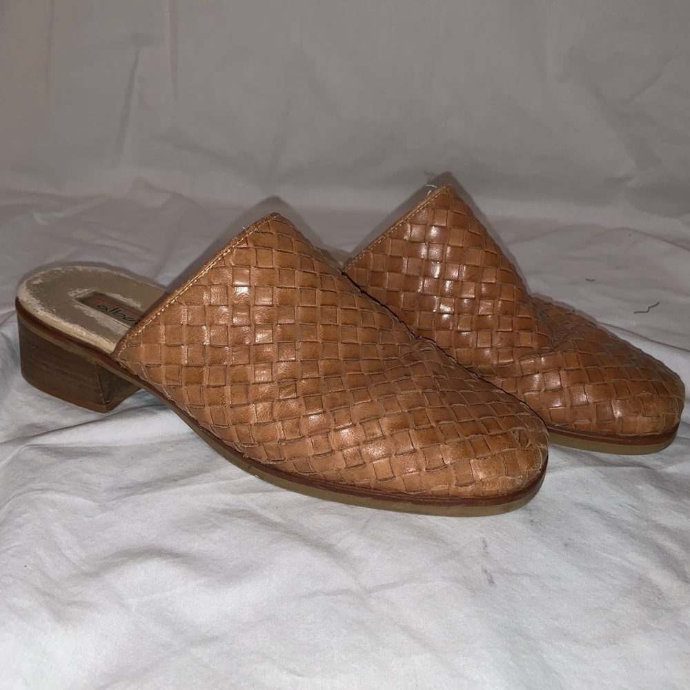 woven mules